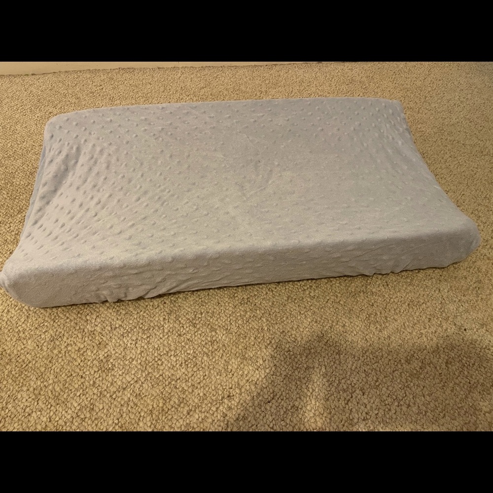 Changing pad cover blue
